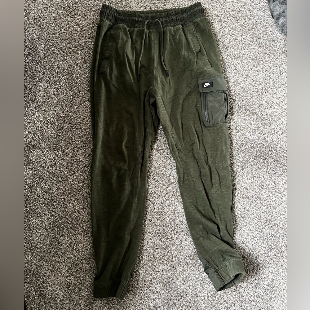 Nike Men's Olive Cargo Pants
